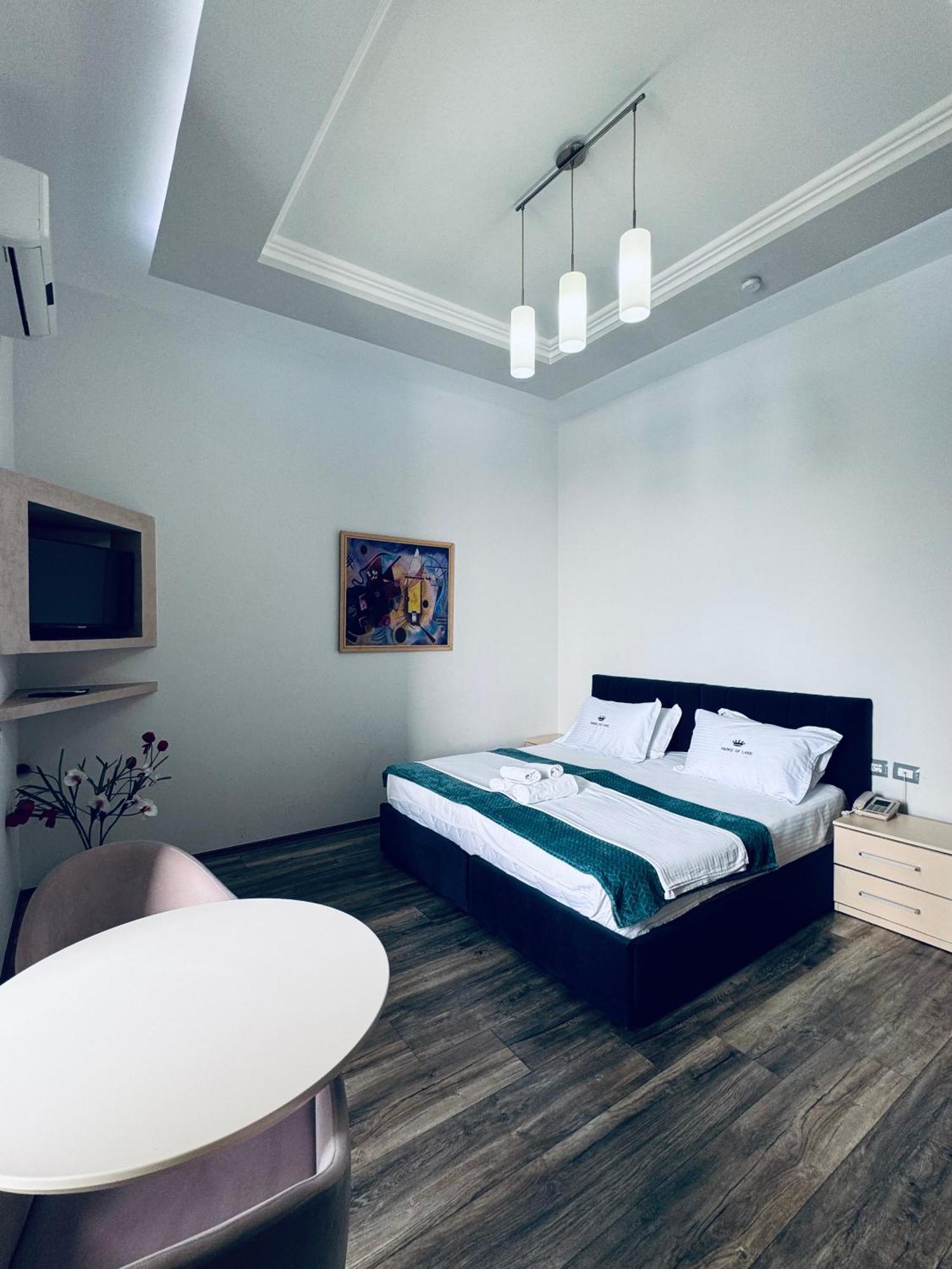 Prince Of Lake Hotel Shkoder Bagian luar foto