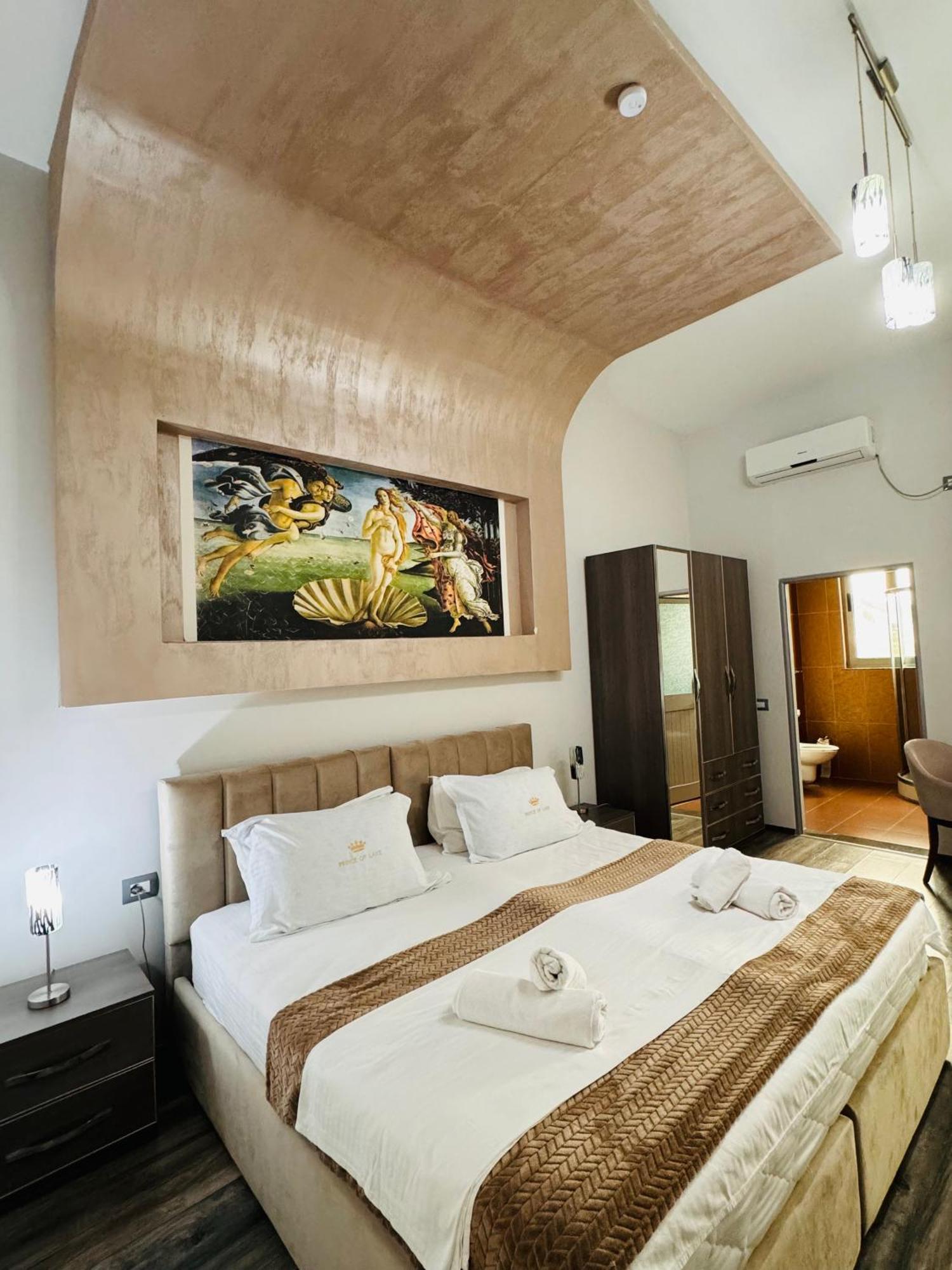 Prince Of Lake Hotel Shkoder Bagian luar foto