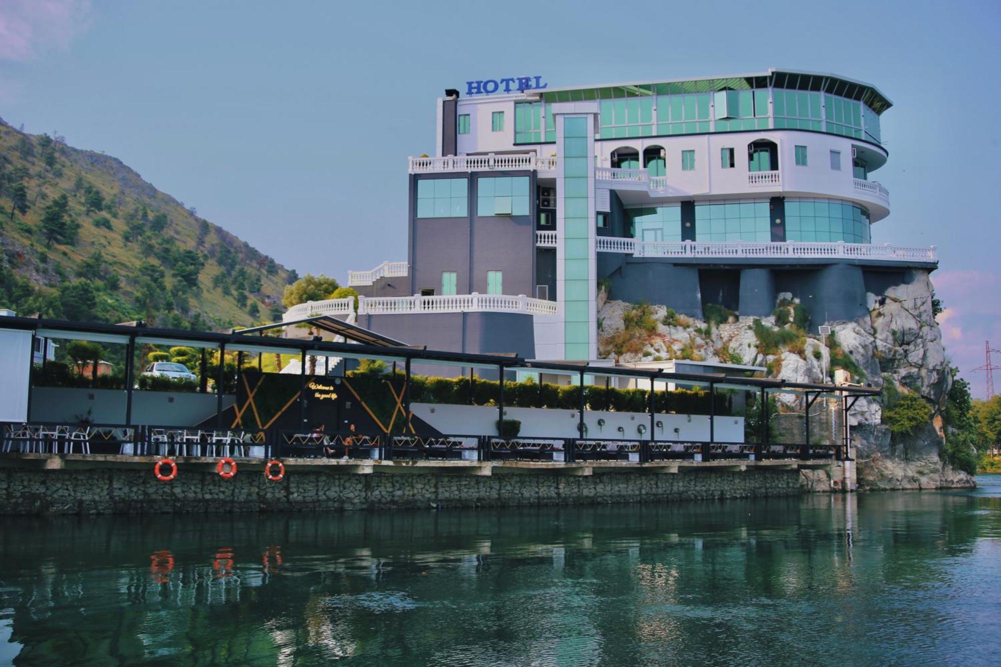 Prince Of Lake Hotel Shkoder Bagian luar foto