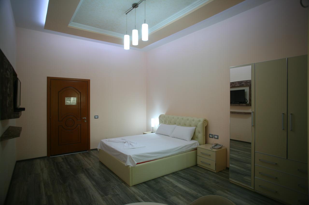 Prince Of Lake Hotel Shkoder Bagian luar foto