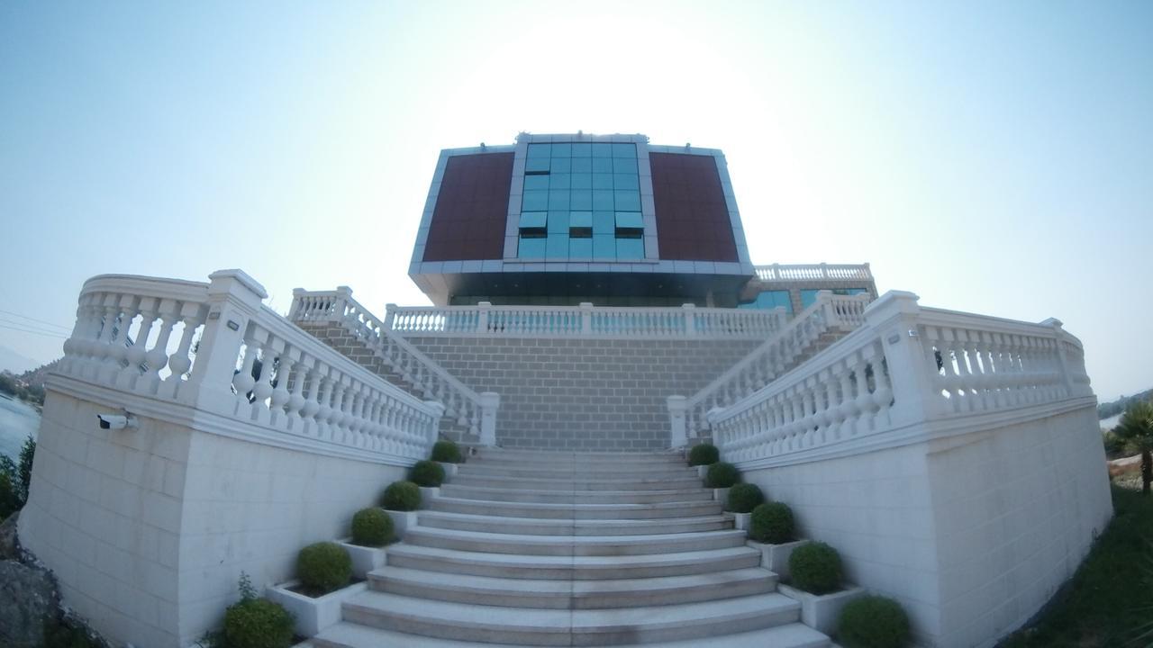 Prince Of Lake Hotel Shkoder Bagian luar foto
