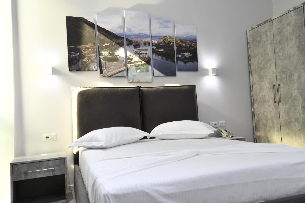 Prince Of Lake Hotel Shkoder Bagian luar foto