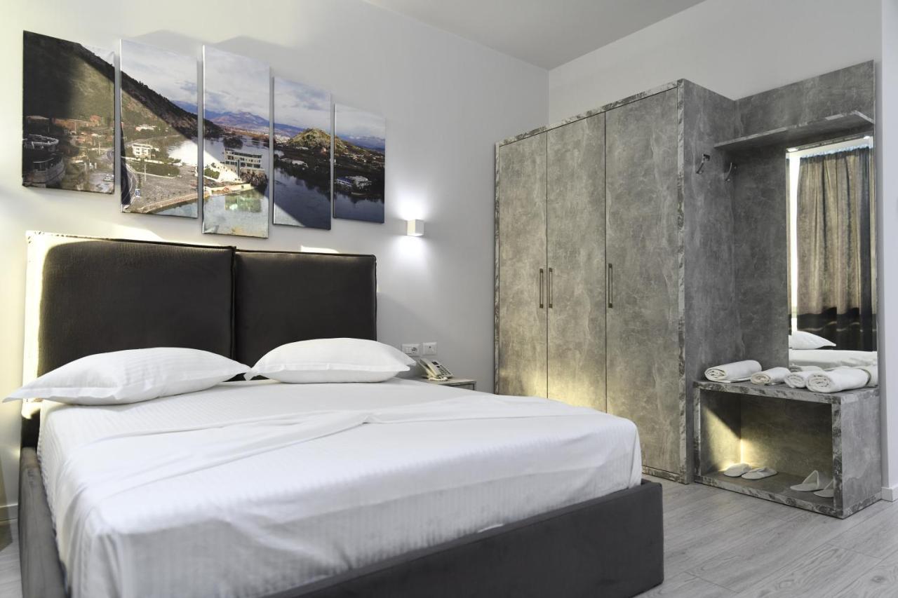 Prince Of Lake Hotel Shkoder Bagian luar foto