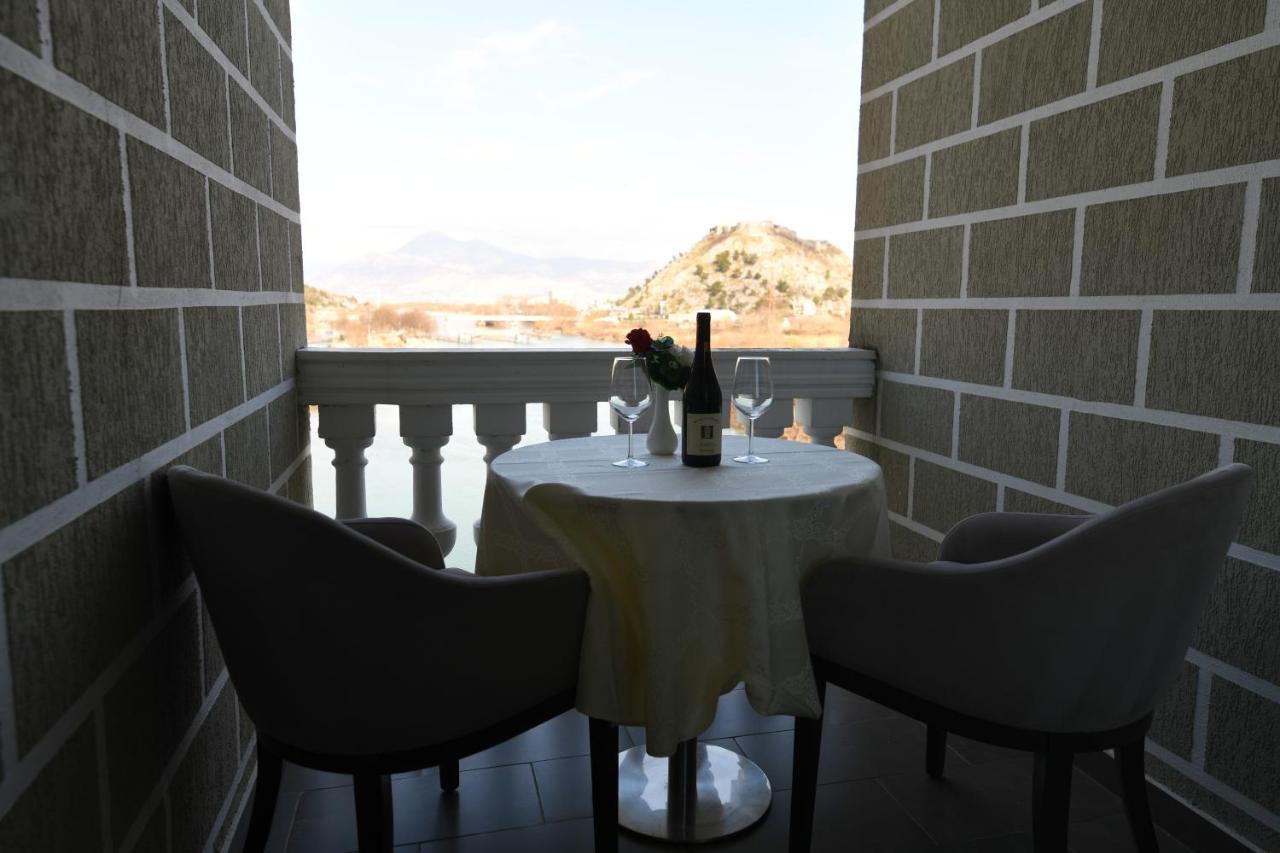 Prince Of Lake Hotel Shkoder Bagian luar foto