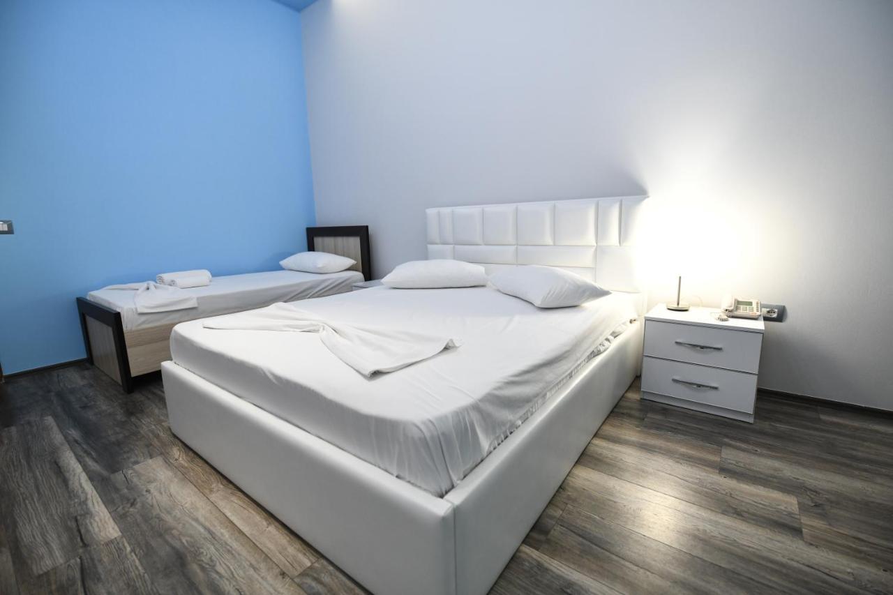 Prince Of Lake Hotel Shkoder Bagian luar foto