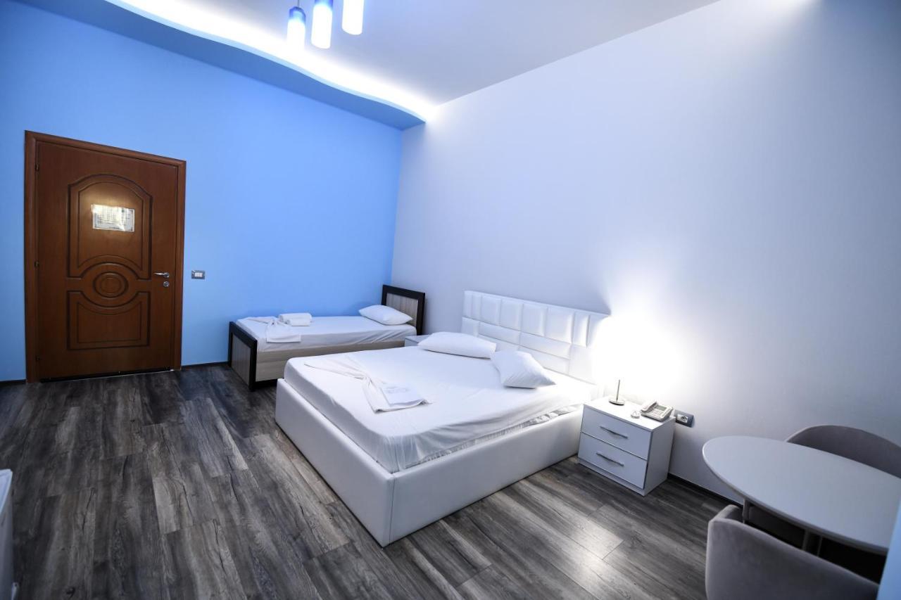 Prince Of Lake Hotel Shkoder Bagian luar foto