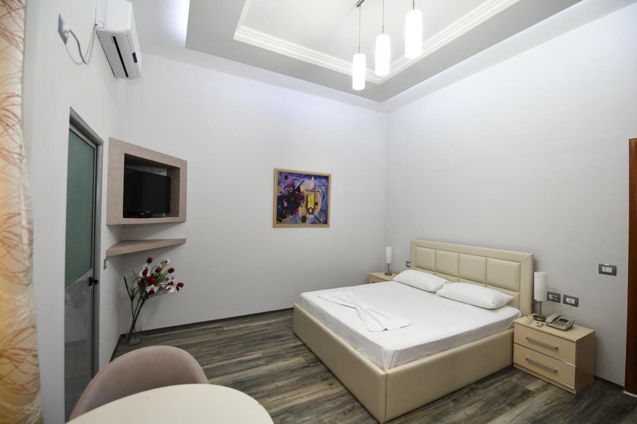 Prince Of Lake Hotel Shkoder Bagian luar foto