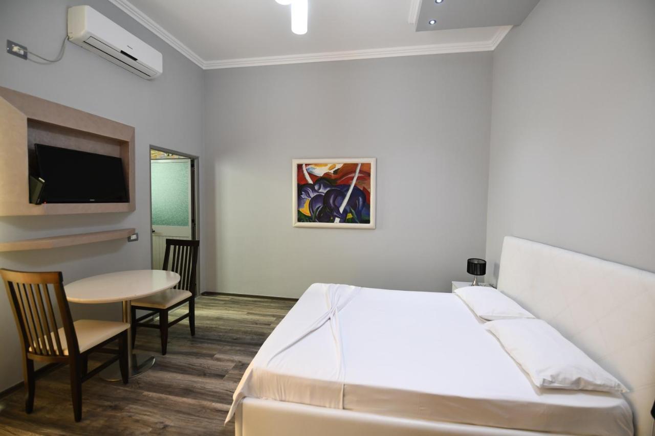 Prince Of Lake Hotel Shkoder Bagian luar foto