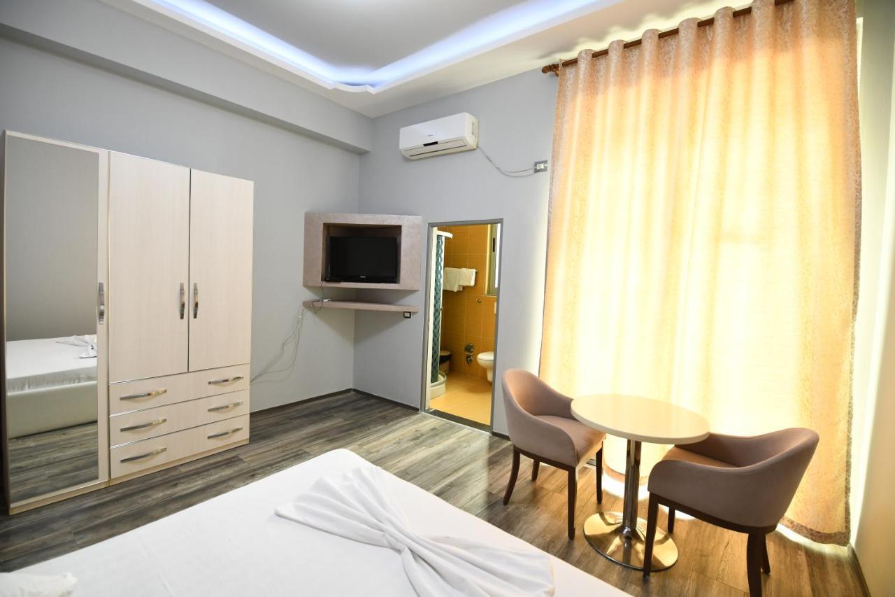 Prince Of Lake Hotel Shkoder Bagian luar foto