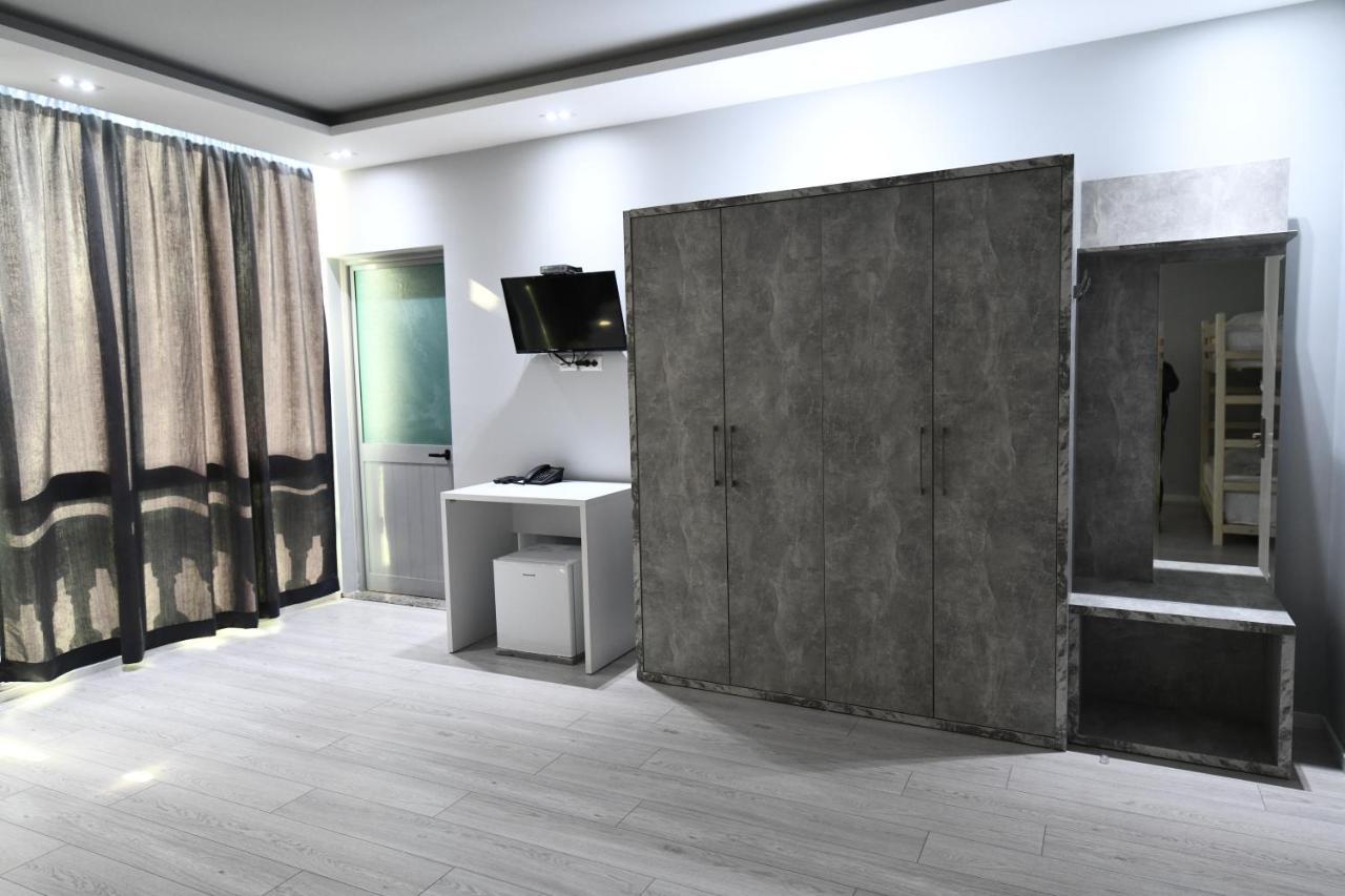 Prince Of Lake Hotel Shkoder Bagian luar foto